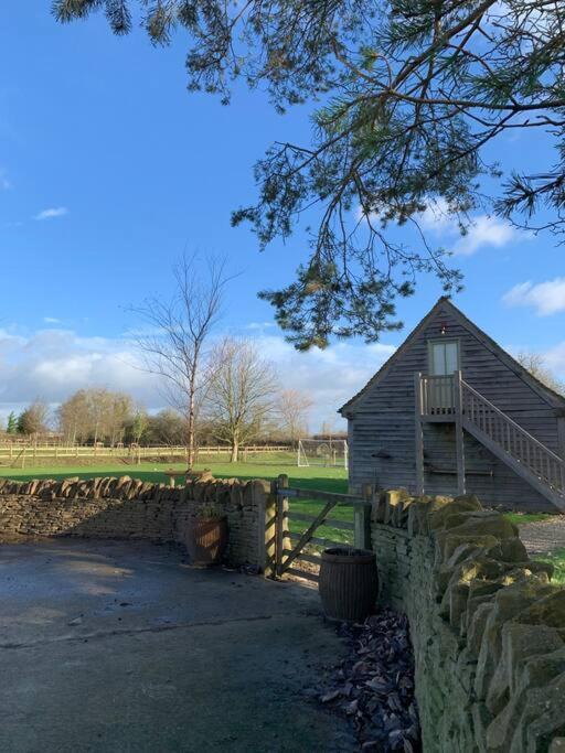 Annexe Near Malmesbury / Tetbury Apartment Hankerton Exterior photo
